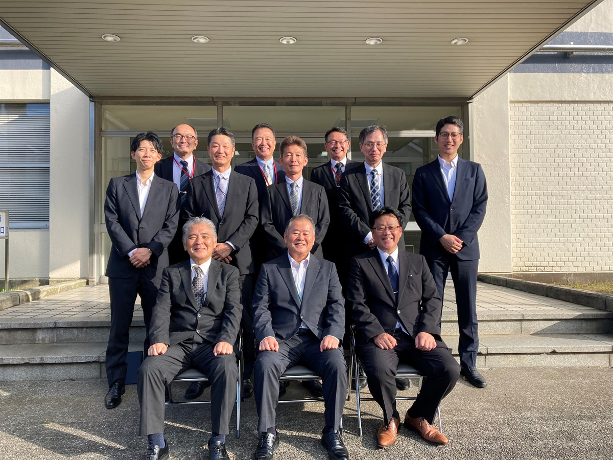 尾上定正内閣総理大臣補佐官の横浜事業所ご視察