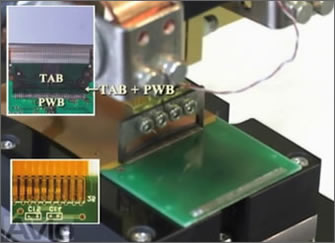 写真：FPCとPWBのはんだ付け